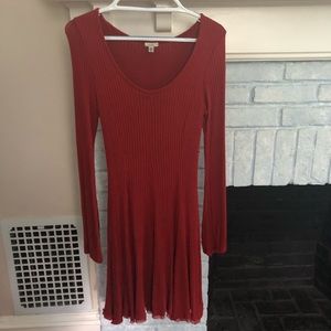 Size L Ecote burnt orange/red long sleeve dress